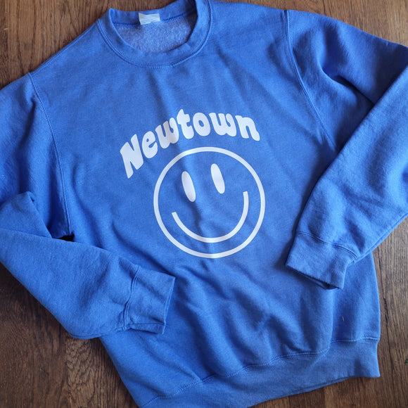 Newtown SMILEY Face Fleece Pullover Crewneck Sweatshirt